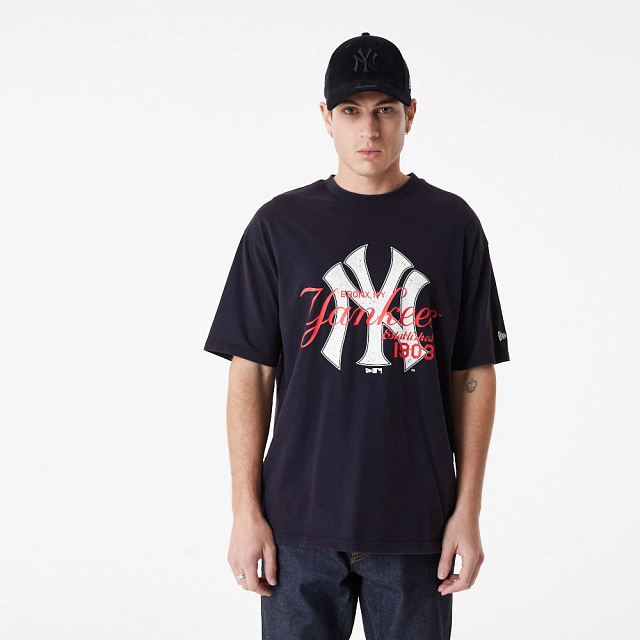 Camiseta New Era New York Yankees MLB Half Striped Negro y Blanco